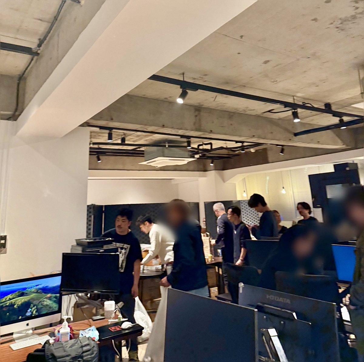 YUIIDA1128's tweet photo. 昨日は、動画編集CAMPの新宿コワーキング懇親会でした🍻 色々な刺激がありました🙌 皆様ありがとうございました🙇

 #動画編集  #動画編集者  #動画編集CAMP  #フリーランス日記  #フリーランス https://t.co/iMBoKLnsVF