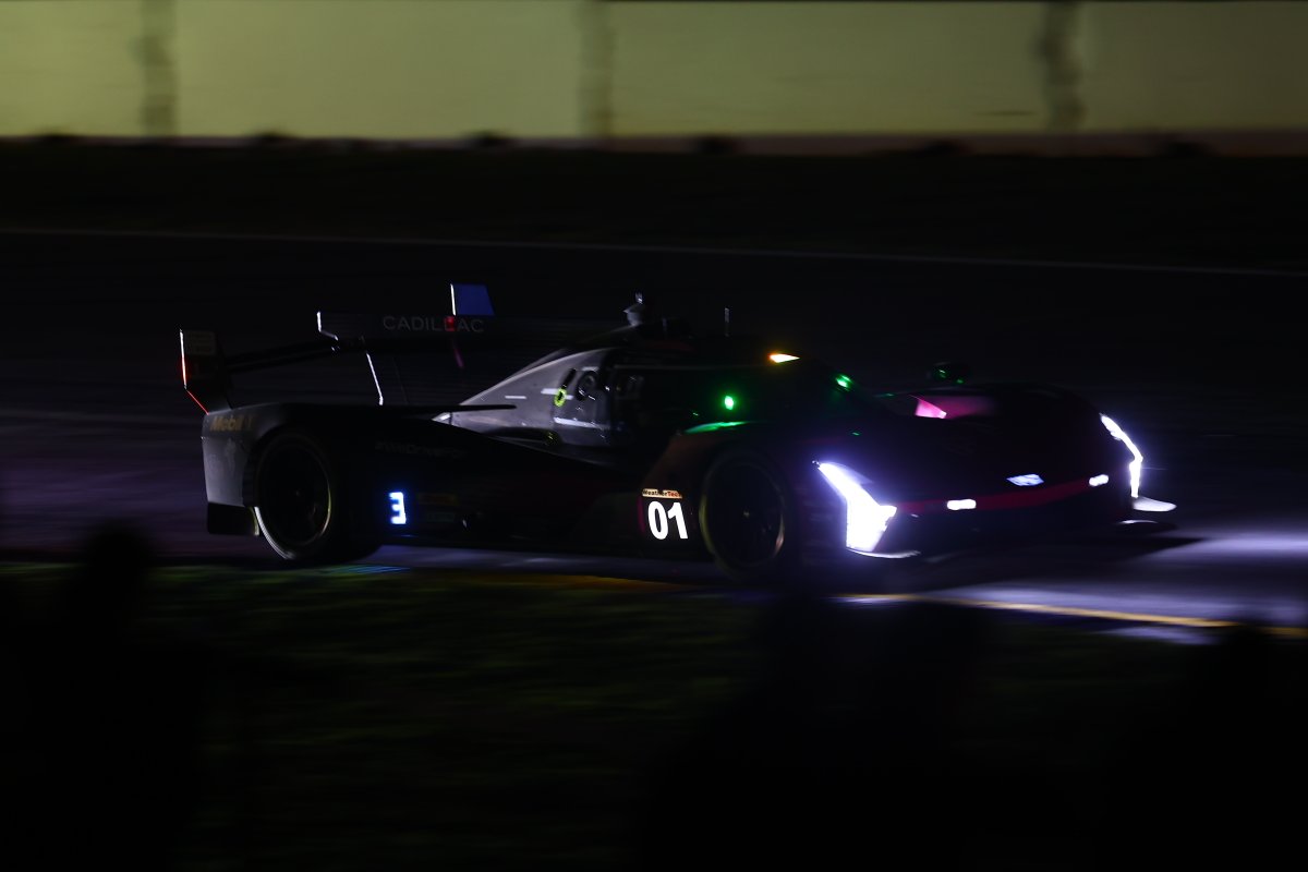 PETIT LE MANS WINNERS! 🏆

Sébastien, Scott, Renger... wow.
Thank you, Cadillac. 

#CadillacRacing #BeIconic #WeDriveFor