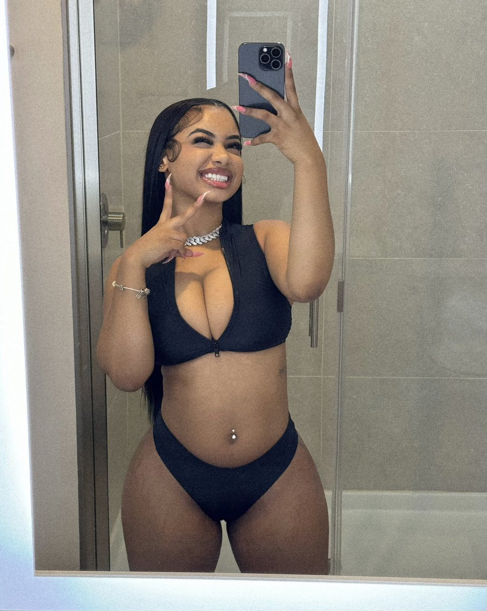 tatianachanell's tweet image. 