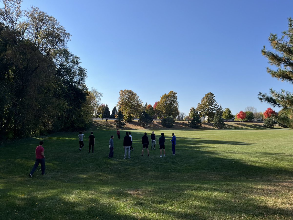 Eastview Boys Basketball (@evboyshoops) on Twitter photo Great turn out for our βAdopt a Parkβ volunteer opportunity. The boys spent an hour cleaning up Moeller Park! Well done gents and we thank you for your efforts! <a href="/EVHSAthletics/">Eastview Athletics</a> Great turn out for our βAdopt a Parkβ volunteer opportunity. The boys spent an hour cleaning up Moeller Park! Well done gents and we thank you for your efforts! <a href="/EVHSAthletics/">Eastview Athletics</a>