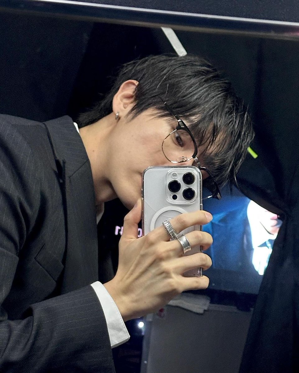 itsimckyunie's tweet image. my loop 🖤
#mbbsd #monbebeselcaday #CHANGKYUN #찬균 #IM #아이엠 
@IMxSMEK @OfficialMonstaX