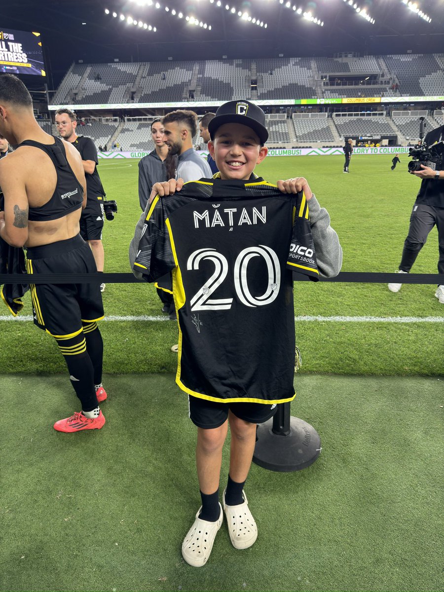 So we got chosen as Season Ticket holders to be part of the Jersey off our backs tonight and who did my son get? The hat trick man himself.