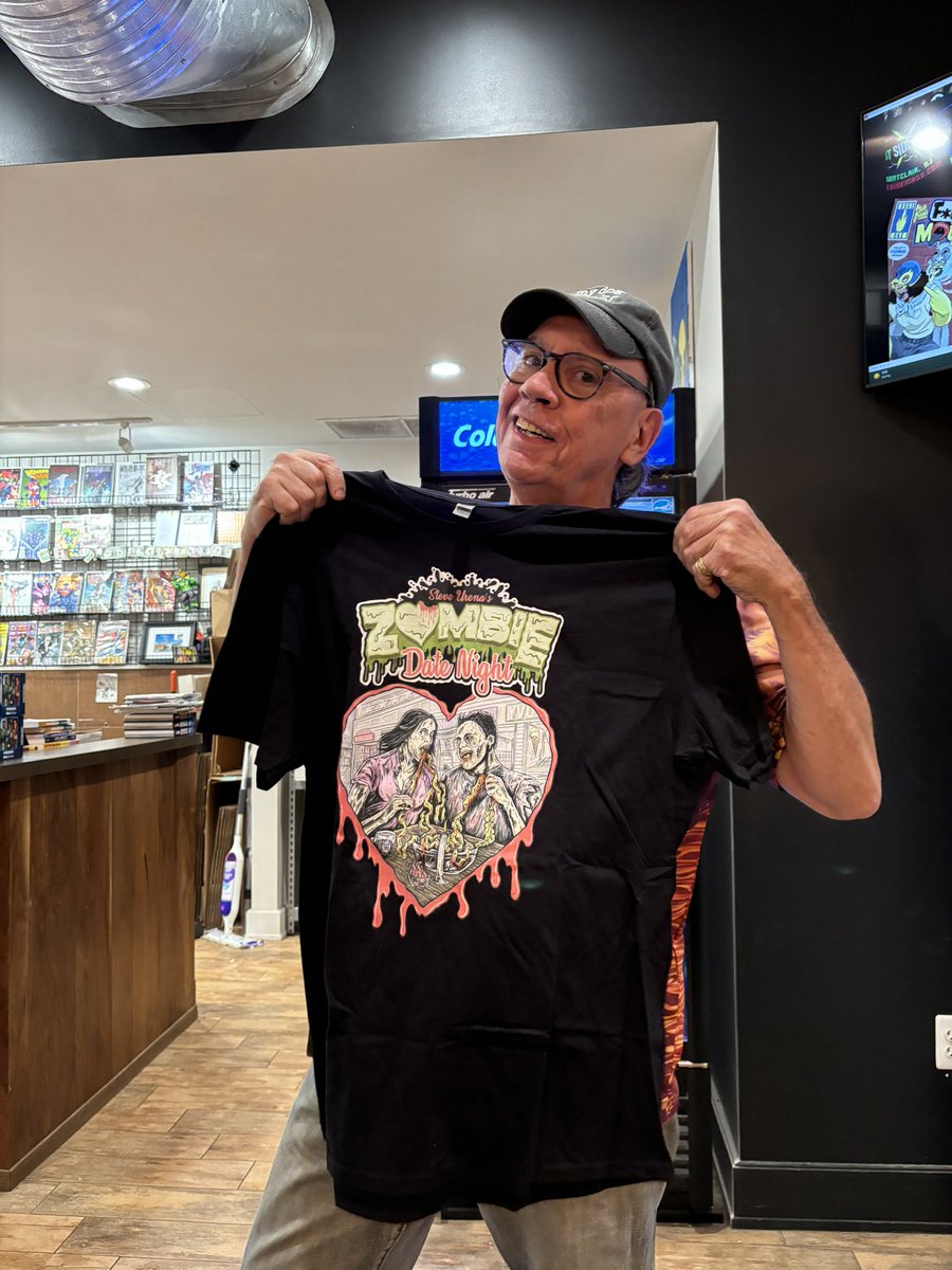 TheSteveUrena's tweet photo. Did my first ever #comic signing with @eastsidemags . They run a great #comicshop and their customers were so passionate about #comics. It was a great experience and I hope to do it again. they are the latest #localcomicshop to carry my #comics in their store. https://t.co/r4M0HU6Mcp