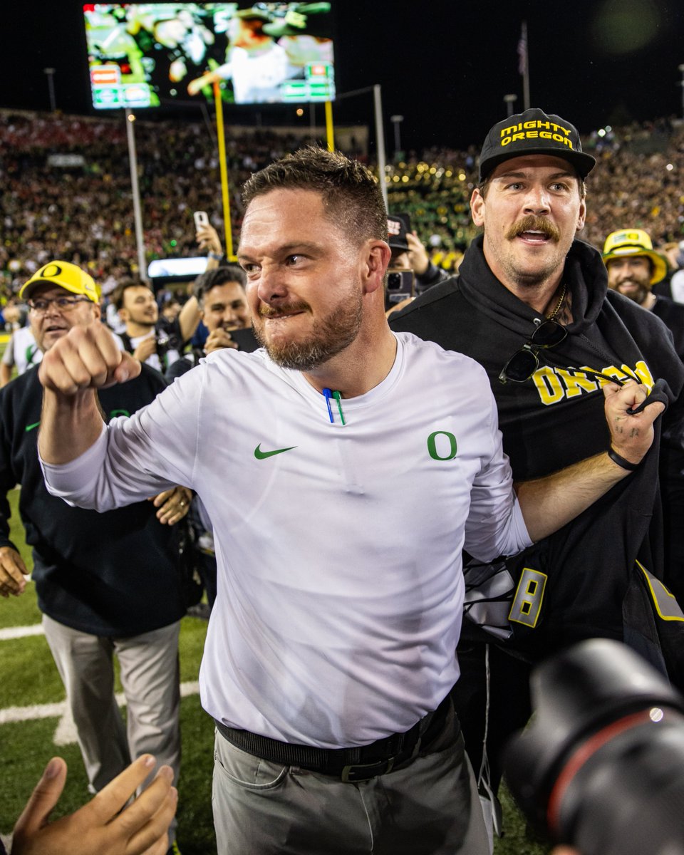 How green is the grass?

D🦆mn Green. #GoDucks