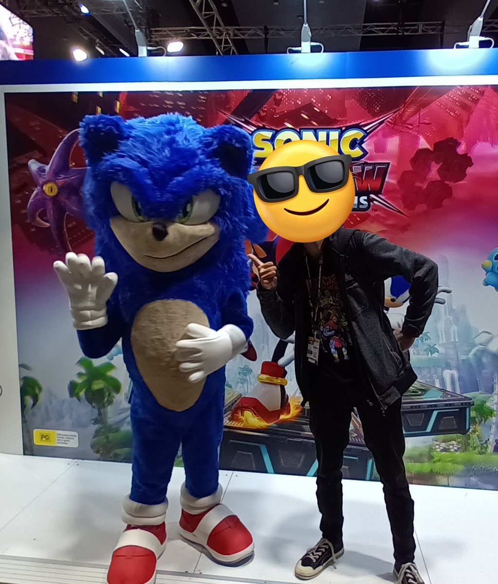 Had a really fun weekend over at PAX! I got overstimmed for the whole day lol