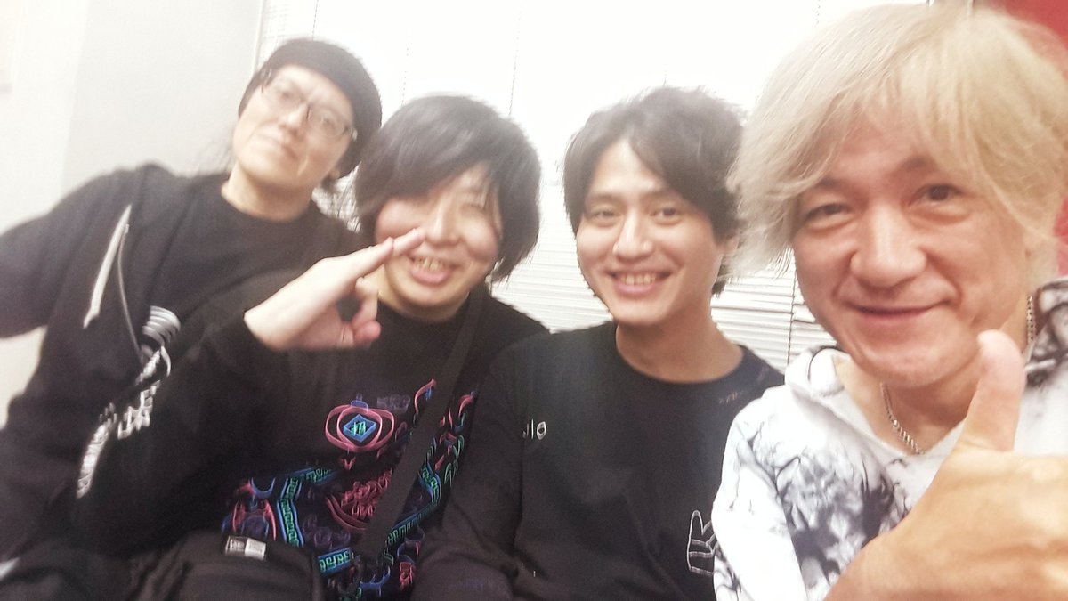 明日はRISINGMOON JAM
@四谷ソケースロックですー！
Rockなライブの疲れを癒そうではありませんか～！
でも体育の日なのでビシビシ行きますよー！
コスプレ、体操着、水着、、何でもウェルカム！
皆さんの参加お待ちしておりますよー！(^_^)v