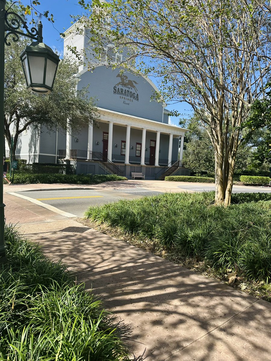 makeupyourworld's tweet photo. Going on a mini vacation alone is the best https://t.co/LlmxkVSXIH