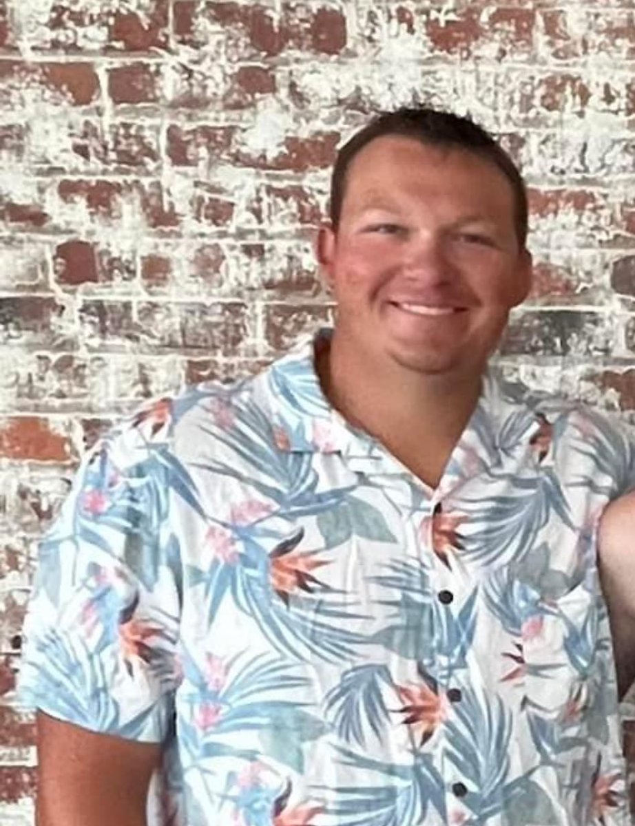 jillmuth's tweet photo. Happy birthday to @MuthColin024!! He’s my favorite son. https://t.co/dUaI9XEVYm