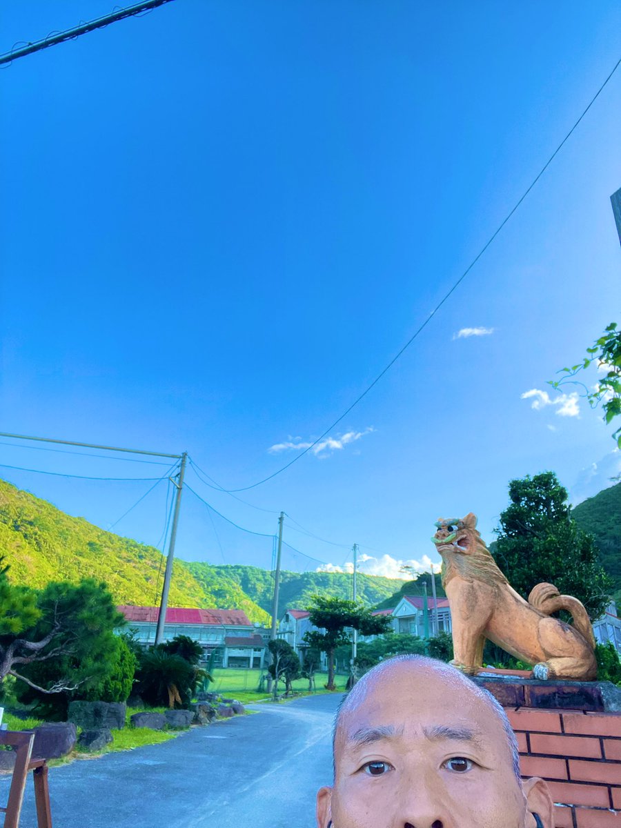 take_off_hp's tweet photo. 今日は足の向くまま。お母さんの母校らしい。なんか癒される😁
#マックラン #朝ラン
#神戸マラソン #抽選当った https://t.co/Ev1wIFaSmu