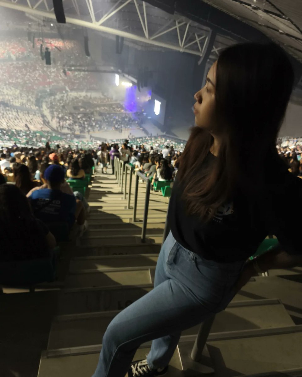 heyayreen's tweet photo. Among the most amazing experiences of my life!💙 Their introduction made me cry in the end!🥹 @thisisLANY #LANYabeautifulblurPH #LANYINMANILA #LanyConcert https://t.co/Ot53hZUR2o
