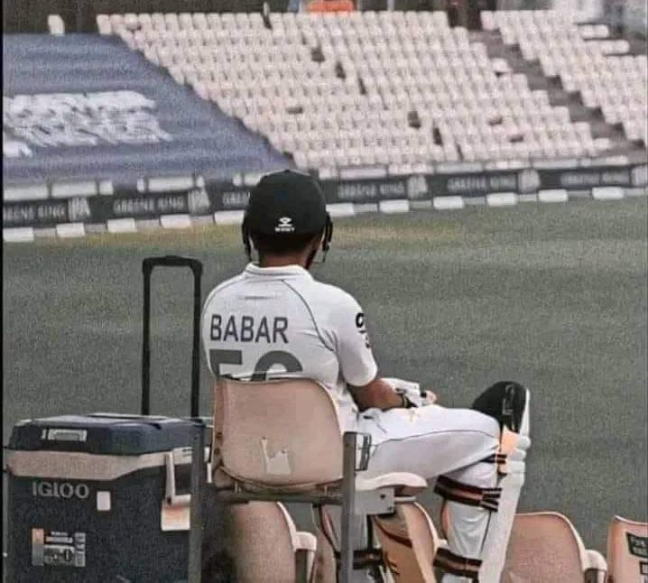 kingnekarliea's tweet photo. Always behind you and support you no matter what situation is , stay strong kaptana Insha'Allah ya waqt b guzar Jai ga 🥺❤️‍🩹 #BabarAzam𓃵 https://t.co/sErEsaf3BU