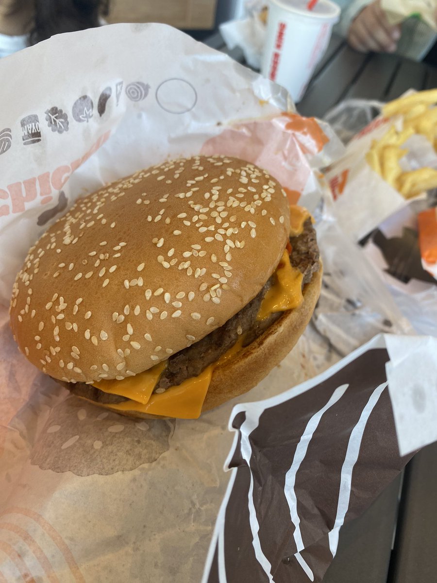gochi0722's tweet photo. 日本では初バーガーキング！

#そよら
#白子
#バーガーキング https://t.co/7o1bEug0Bh