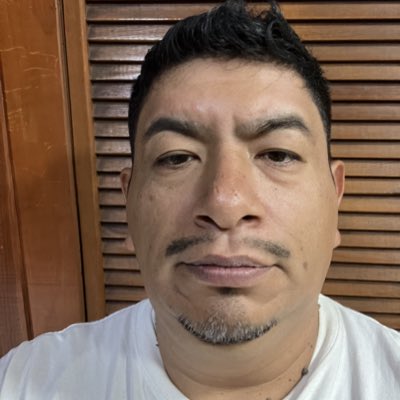 MiguelAlonsoHe8's tweet photo. Tal vez mi última foto a los 49 años. A los 26 años, me dieron 20 años más de esperanza de vida si seguía tomando mis ARV. Estoy por cumplir 50 y ser un sobreviviente de mi generación. https://t.co/mcYbo8Jcz2
