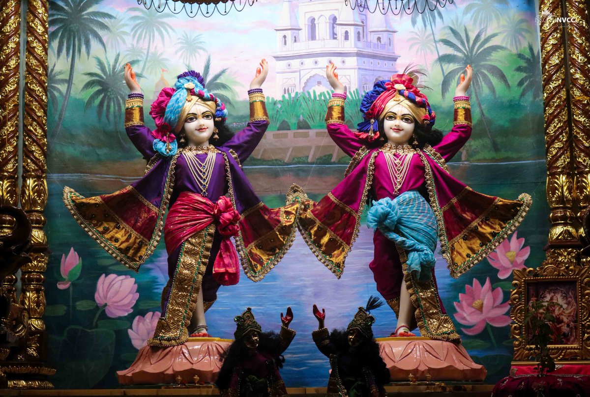 ISKCONPune's tweet photo. 🌷Mangal Arati Darshan🌷🗓13/10/2024🙏🚩@ISKCONNVCCPune🚩
.
.
#HappyDussehra 🎉 #Vijayadashami
#Vijayadashami2024 #Dussehra
#Dussehra2024 #HappyDussehra2024
#Jaisriram #Shriram #killingravana #ISKCONNVCCPune
#ISKCONNVCC #ISKCONPune #ISKCON
#13thoctober #13thoctober2024 #Sunday https://t.co/7oxAtrTBCx