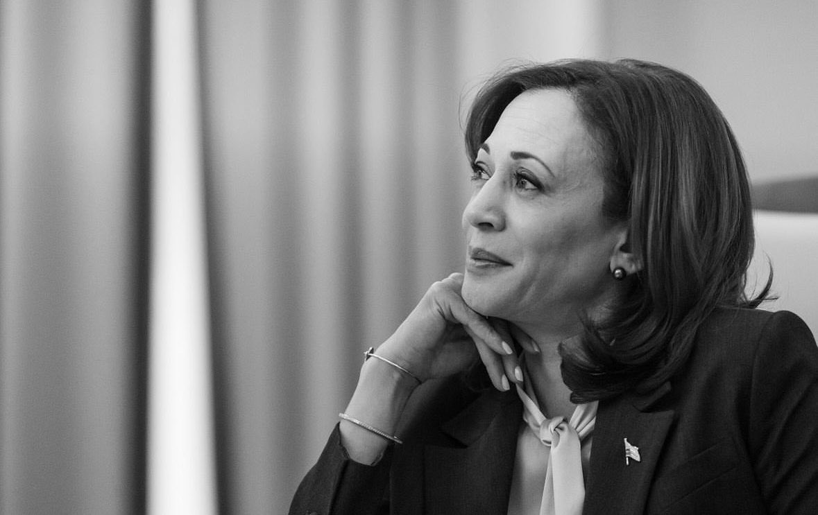 DisavowTrump20's tweet image. RETWEET if you are with her! 🇺🇸