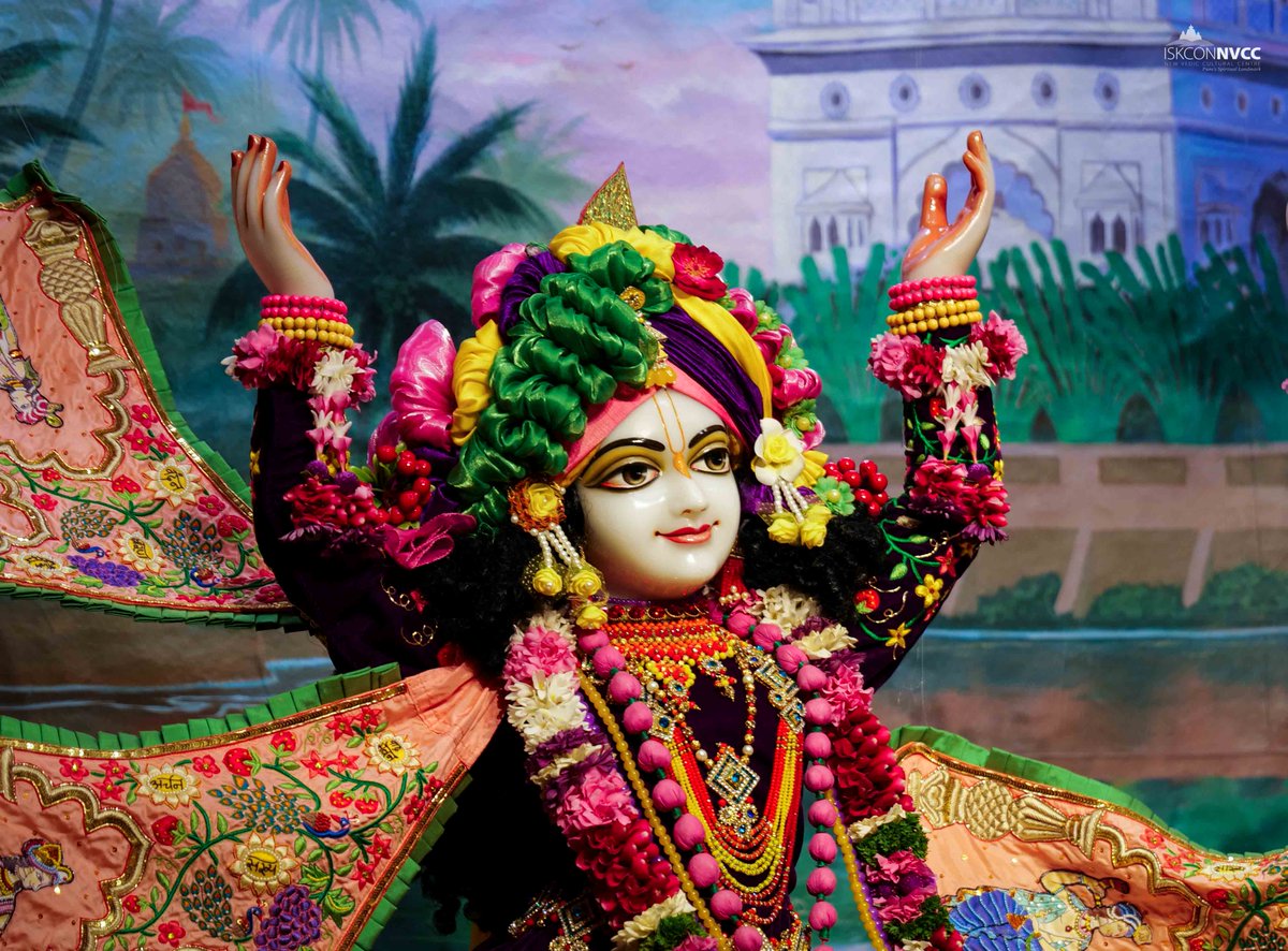 ISKCONPune's tweet photo. 🙏🏽Today's Darshan 📿 🗓13-10-2024🙏
🌷Sri Sri Gaur Nitai🌷
🚩@ISKCONNVCCPune🚩
.
.
#HappyDussehra 🎉 #Vijayadashami
#Vijayadashami2024 #Dussehra
#Dussehra2024 #HappyDussehra2024
#Jaisriram #Shriram #killingravana #ISKCONNVCCPune
#ISKCONNVCC #ISKCONPune #ISKCON
#13thoctober https://t.co/8OaNpkkPwn