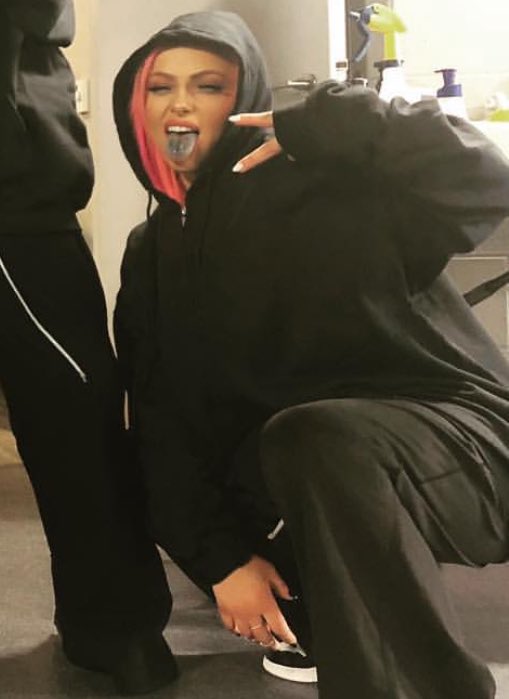 she ❦ (@livvestt) on Twitter photo 