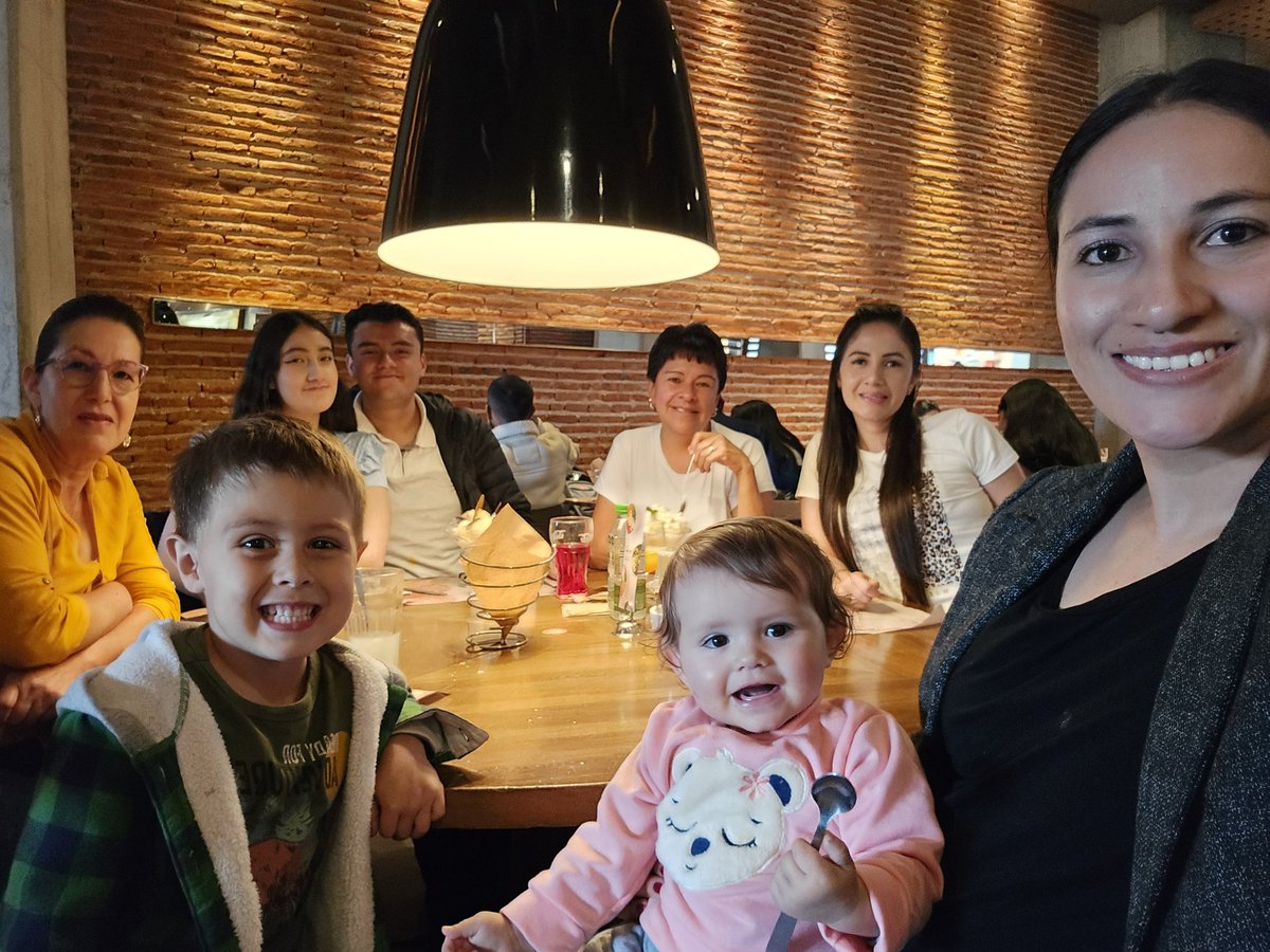 Amo rodearme de sonrisas, ❤️ 
Memorias de un lindo día! #Colombia #family #puraenergía #puroamor