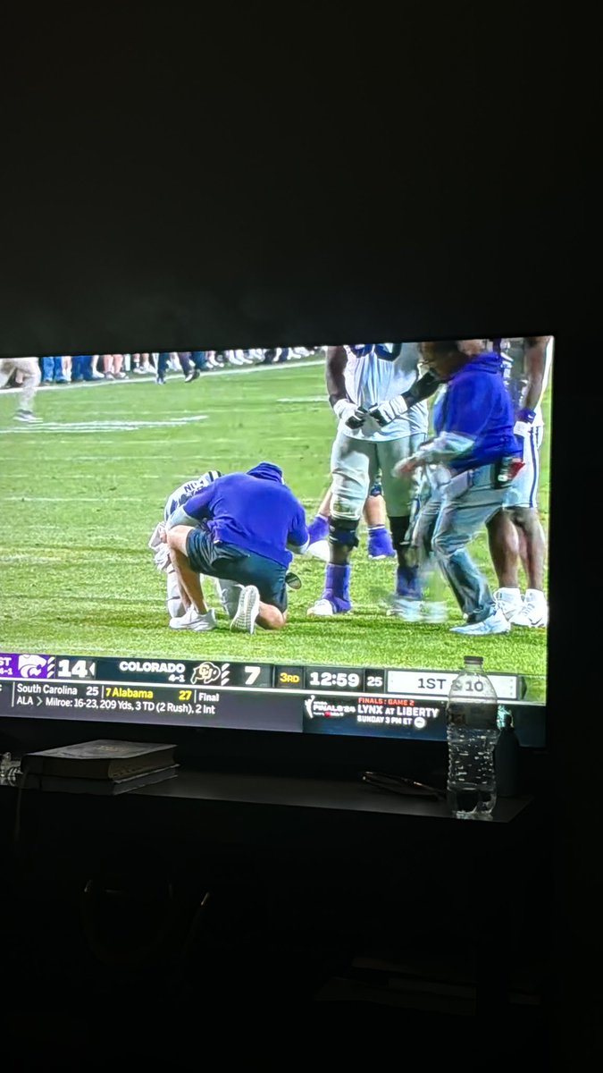 Watching this game as these guys are getting hurt I’m asking…”why isn’t nobody taking a knee?” Seriously tho where’s the respect the game used to have?