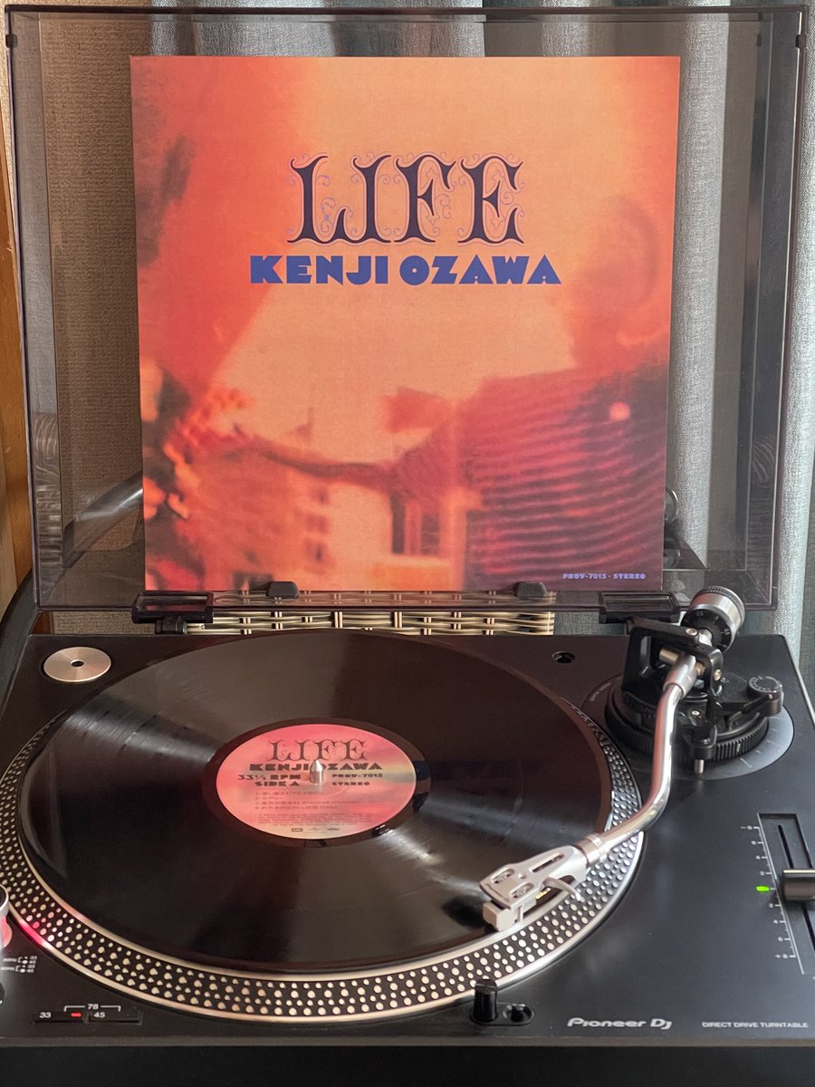 Lotsi12's tweet image. 30年の時を経た2024年版の『LIFE』をじっくり聴きました♪左がオリジナル盤、右が再発盤です！

#小沢健二 #LIFE小沢健二 #LIFE30th #ozkn