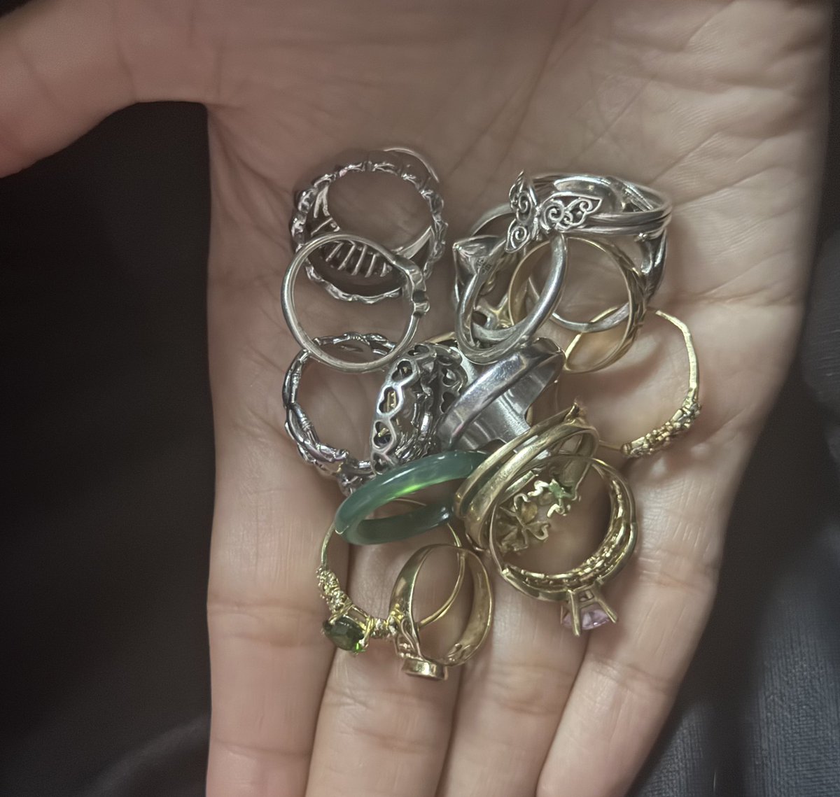 DRACULAURlTA's tweet image. #piecesofme