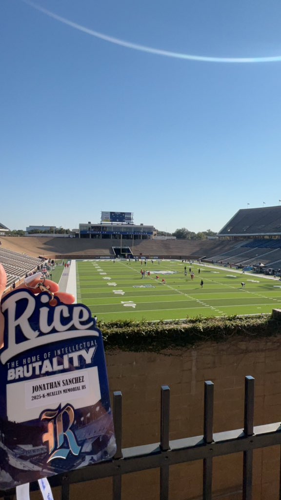 JonathanSanc21's tweet photo. Had a great visit at Rice! Big thank you to @PeteAlamar for the 
great advice and @iCoachNash for keeping in touch leading up to the game! https://t.co/q0QfjNIImo