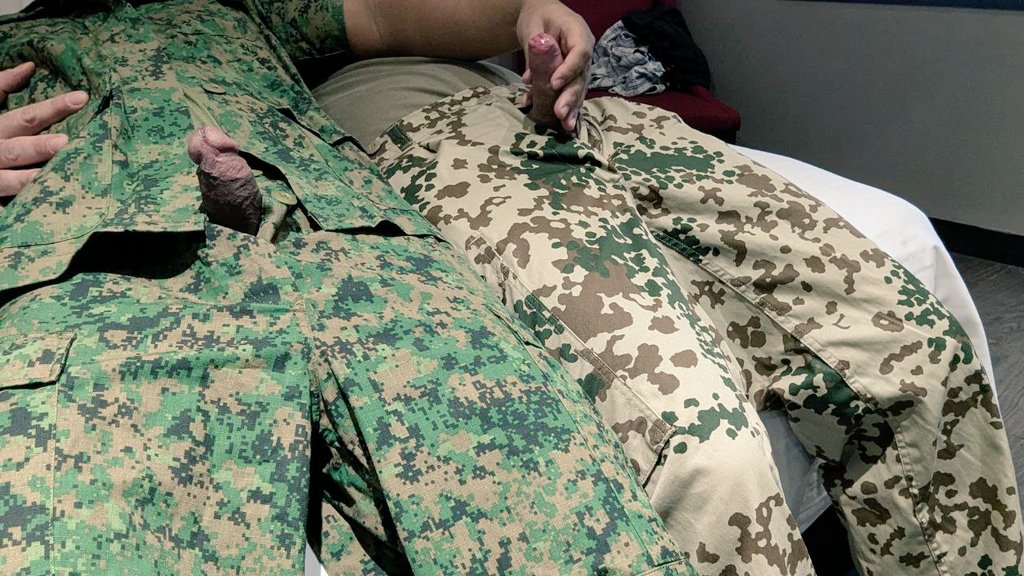 VoelligU's tweet photo. #gaysoldier

Erst hat er mich schön gewichst und danach geil gefickt. https://t.co/9LzdttRaLx