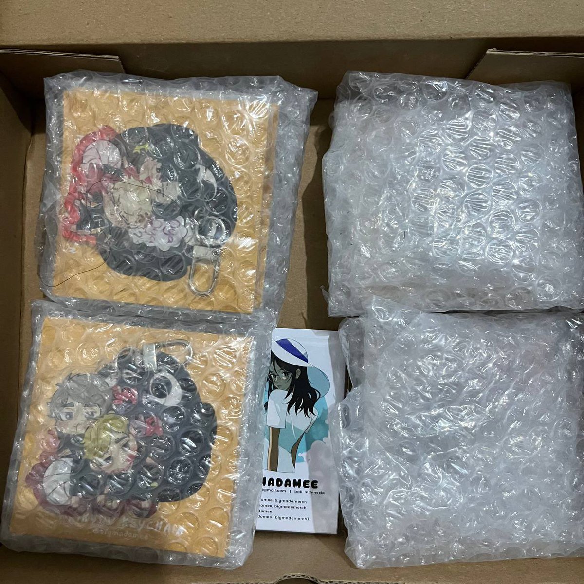 thirdsofaug's tweet image. #ninenouncement
re: ina box 29 

remaining silver cozymarkets and haikyuu acrylic keychains are at my ina add! waiting for consolidation nalang from consol :)