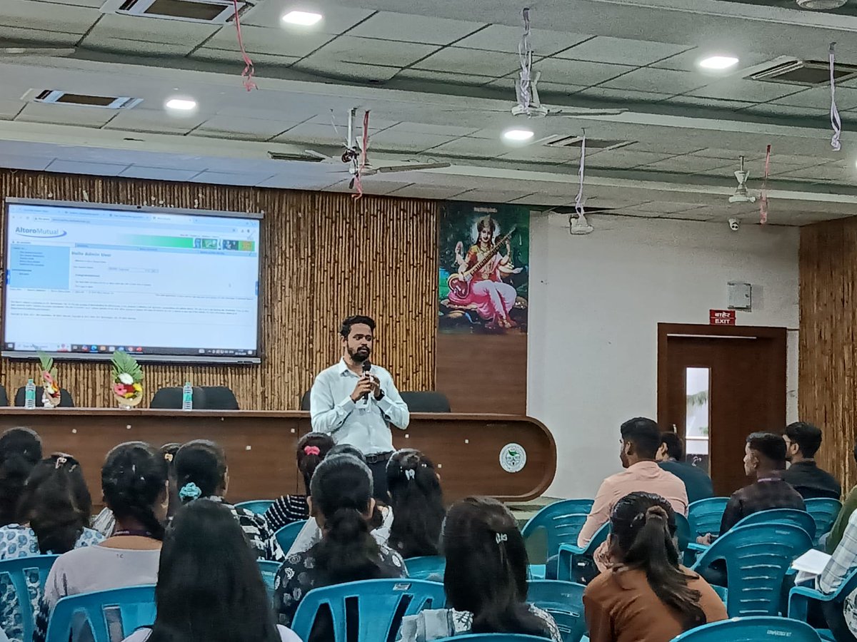 ritindia1983's tweet image. 🌟 Workshop Success! 🌟

The Computer Science and Engineering Department wrapped up a highly successful one-day workshop on Database Management Systems on 5th October 2024! 🙌

#WorkshopSuccess #DatabaseManagement #CSEDept #NoSQL #DataSecurity #HandsOnLearning #SkillDevelopment