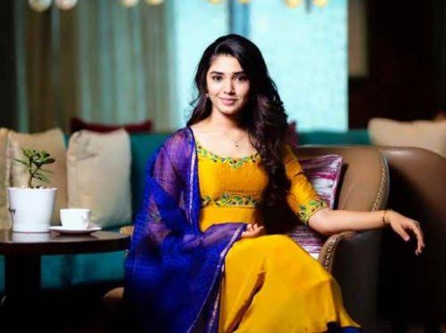 krithishettydhf's tweet image. Princess @IamKrithiShetty 👸
1. Only heroine with two Debut 100 cr grossers (#Uppena - Telugu and #ARM - Malayalam). Both are from Debut Directors
2. Highest opening and closing in AP/TG and Worldwide for a debut film and Tier 2 Record opening in AP/TG and Worldwide - #Uppena