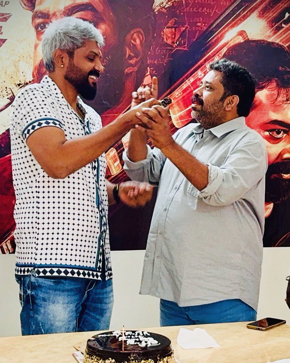 actorvijayvarmman (@actorvijayvarm1) on Twitter photo Lights💡, Camera🎥, Action🙌! Happy birthday to director <a href="/seenuramasamy/">Seenu Ramasamy</a> sir ♥️. Someone who turns simple ideas into extraordinary visual stories. Keep creating, keep dreaming, keep inspiring! May your year be filled with endless creativity.
#happybirthdayseenuramasamy Lights💡, Camera🎥, Action🙌! Happy birthday to director <a href="/seenuramasamy/">Seenu Ramasamy</a> sir ♥️. Someone who turns simple ideas into extraordinary visual stories. Keep creating, keep dreaming, keep inspiring! May your year be filled with endless creativity.
#happybirthdayseenuramasamy