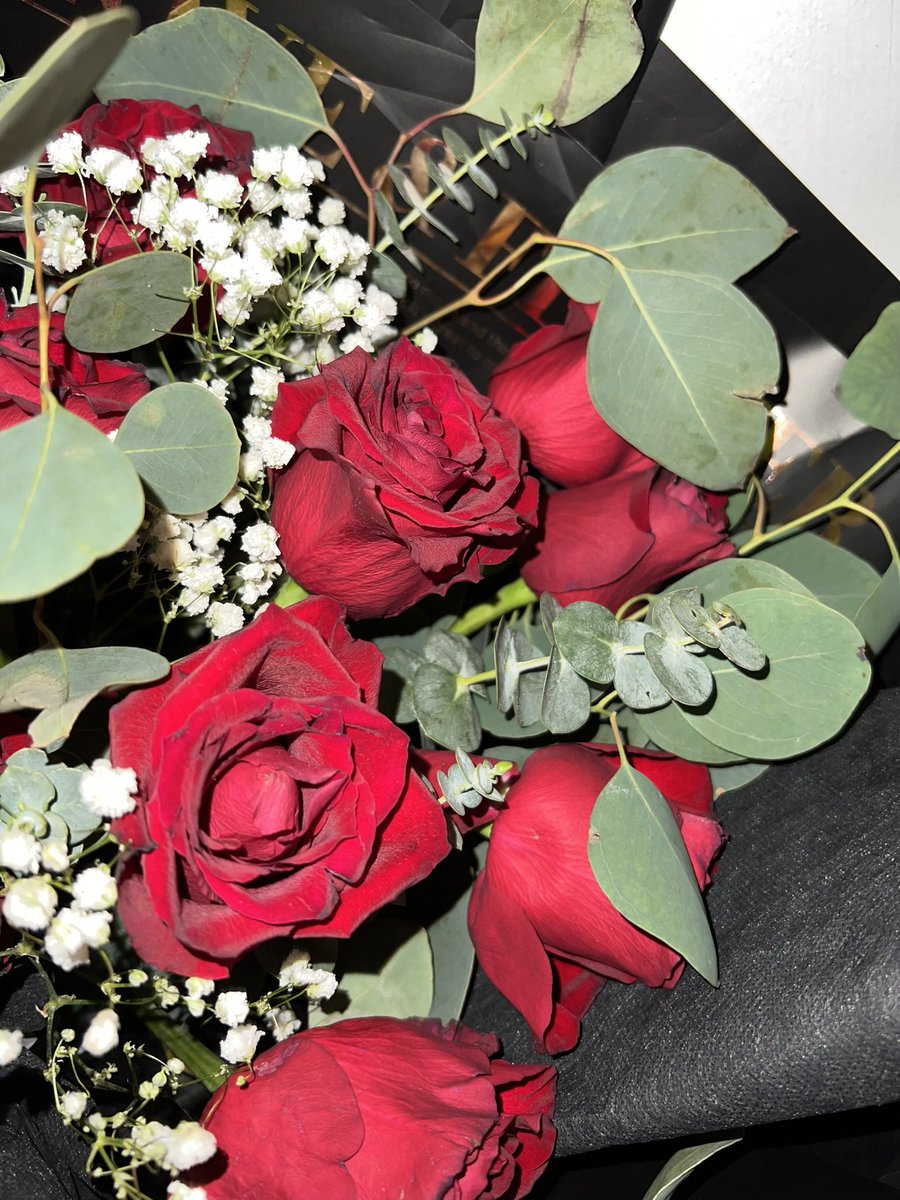 monikyu_u's tweet photo. i miss getting flowers 🥰 https://t.co/9HR95IOjHv