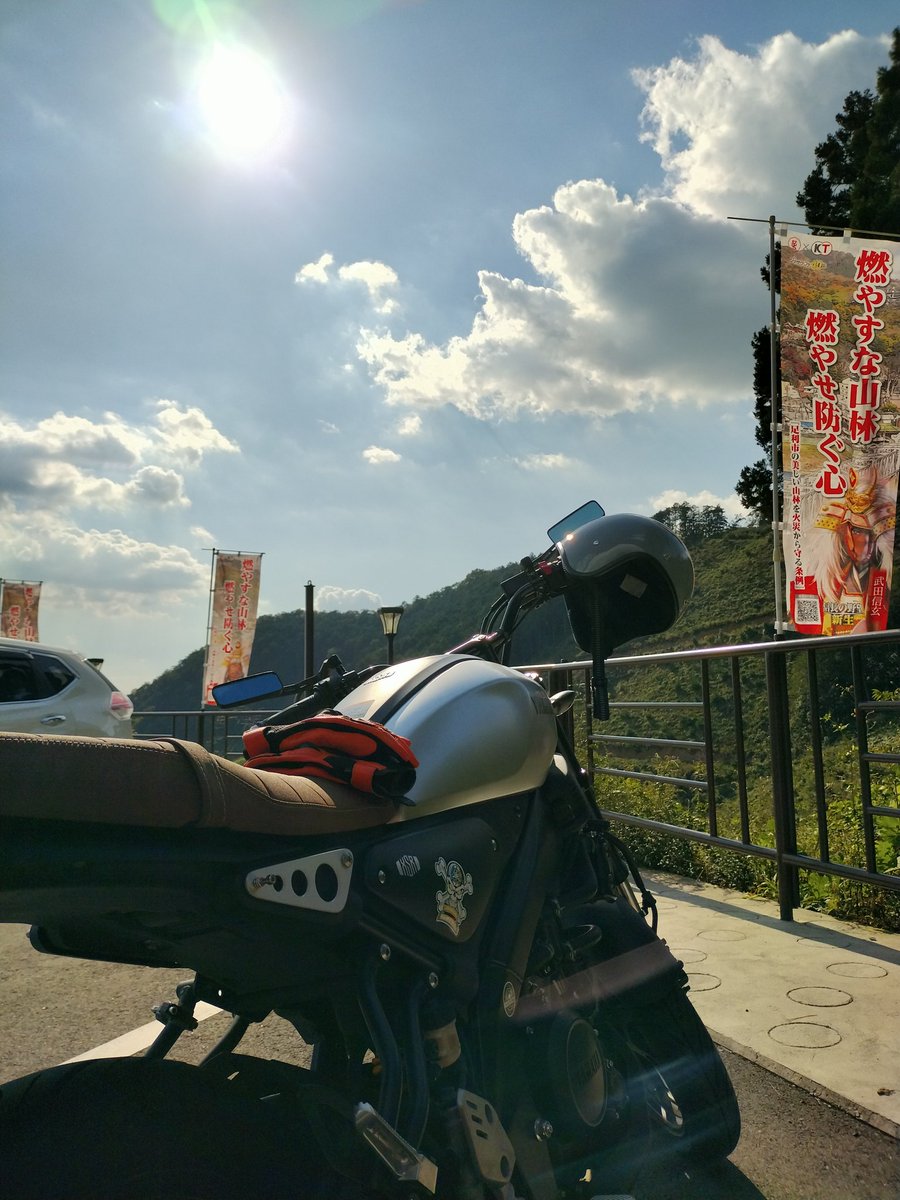 SpacyLightning's tweet photo. 久々にVVAを堪能。
ストレスは溜まりすぎると、発散も面倒くさくなるな。
#xsr155
#足利
#天空のテラス https://t.co/O27WYXtZ7d
