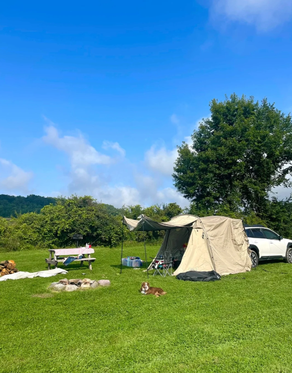 I booked Oak Tree, a great place to watch the sunrise and sunset.