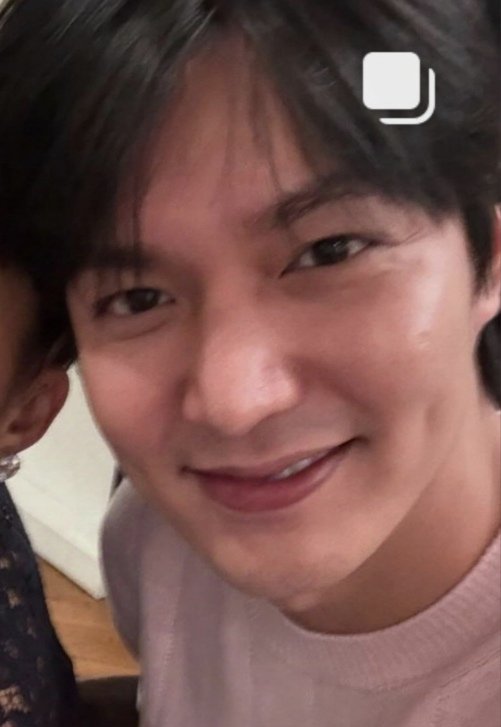Tusia_Mino's tweet image. You can see that our Sunshine is having a great time and having fun 😉. His nights are full of attractions 😄😉
Into the night in Seoul 💋💋💋

ctto photos: @lek_nai_lert IG 
#LeeMinHo #actorleeminho @ActorLeeMinHo
