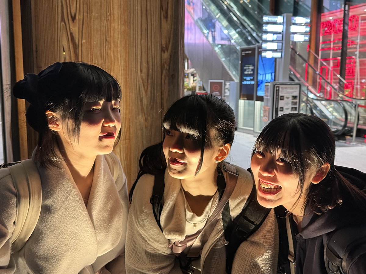 para_ceo_p's tweet photo. 『JAPAN PERFECT IDOL ~アキバハロウィン2024~』 

#フォローRPキャンペーン #プレゼント企画 #JPI #パラパレ #ハロウィン2024 

10/18(金)

会場 : COSMIC LAB
地図 : https://t.co/MDvNnQF4gi…

✡異世界ギルド研修生
19:50-20:10

1人目 稗田あいす 4分枠
2人目 超星みるく 6分枠
トリ   満天そら 10分枠

✡異世界アイドル☆パラレルパレード
20:10-20:35

終演後特典会
20:40~

チケット
https://t.co/0vZZhu2y8K

Sチケット:¥2,400+1D(¥600)

Aチケット:¥1,400+1D(¥600)

女性・小学生以下無料だよ！(+1D)

※前方は差額分をお願いします。

※当日同額
※予約方法：TIGET

今回も会場と、フォロー&リポストで超豪華出演アイドルグッズが当たります‼️

このアカウントと、@jpiofficial_x このアカウントをフォロー&固定ポストをリポストすれば企画に参加できます‼️- ̗̀🎁 ̖́-

最後まで残ればパラパレプチ囲み撮影会有り‼️
パラパレに関しては追加動員を1口500円で承ります。次回のソロの順番や時間数に大幅に関係します。是非追加をお願いします。勝利メンバー特典で最後まで残れば推しと囲み写メも掲載します‼️

毎回楽しいイベントを考えております((o(｡>ω<｡)o))💗 

この日もフォローリポストキャンペーンとその場で当たるサイン付きスペシャルグッズが当たるよ🥇🥈🥉

🎃ハロウィンにちなんだイベントをやる予定有🎃