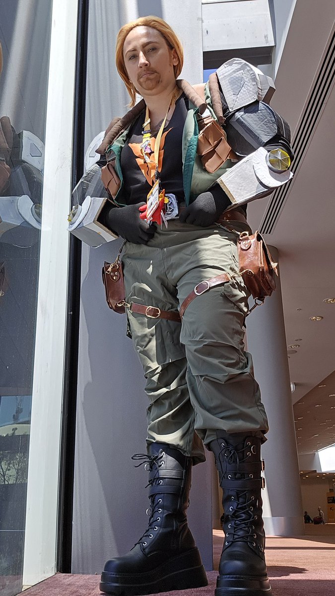 When someone at <a href="/paxaus/">PAX Australia</a> sees your Breach cosplay and says he did one too... only for it to be the guy who's photos you used as a reference 🙈 <a href="/BundelaSameer/">SameerTikkaMasala</a> mine does not compare 
#valorant #valorantcosplay #breachvalorant <a href="/VALORANT/">VALORANT</a> <a href="/RiotGamesOCE/">Riot Games Oceania</a>