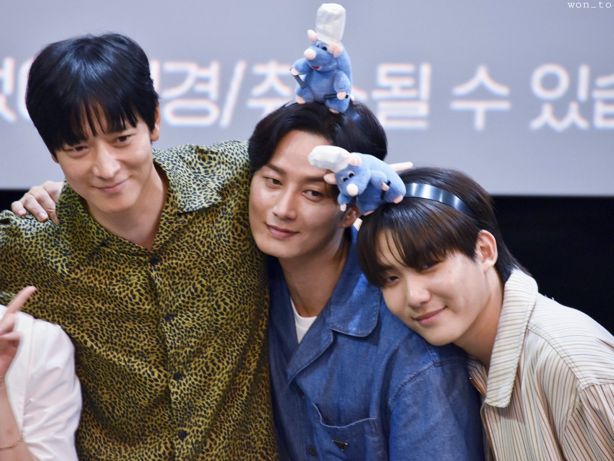 lightangjs's tweet image. Noticed how all &quot;The Plot&quot; squad next projects is sageuk 🫠 #theplot #kangdongwon #tangjunsang #leehyunwook #uprising #thehistoryofus #thequeenwhocrown