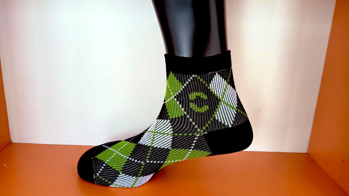 harshitvij's tweet photo. Who wants to try our upcoming all days use socks samples? (Free of cost) 
Repost and comment what problem you face with your existing socks and trust me this one will solve all those problems..

Samples production. More than 200 needle count, no loose thread and seamless toe. https://t.co/URYXhSNp8i