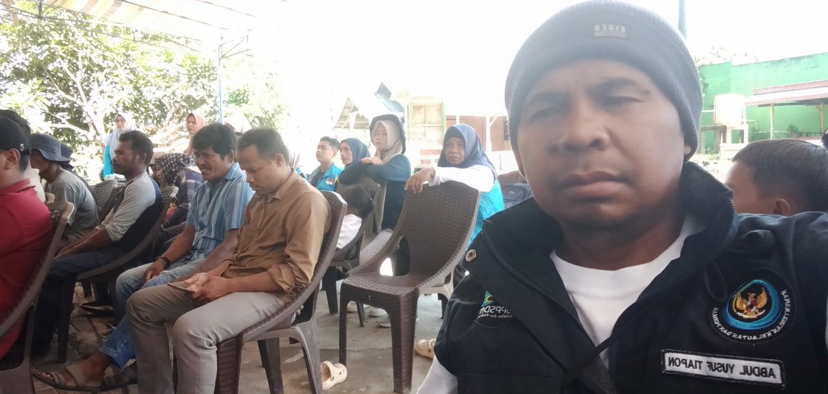 Abil_Ibil's tweet photo. Minggu 13/10/24,  Luhkan Kab Halteng, Dinas Perikanan melakukan kegiatan Panen Perdana ikan Nila dan Pembagian sarana Tangkap usaha Pelaku Usaha Budidaya dan Tangkap.di Kecamatan Weda Selatan Kab halmahera Tengah #GiatLuhkanSatminkalAmbon
#LuhLapor #Halteng @BP3_Ambon https://t.co/RhkqUZmNTJ