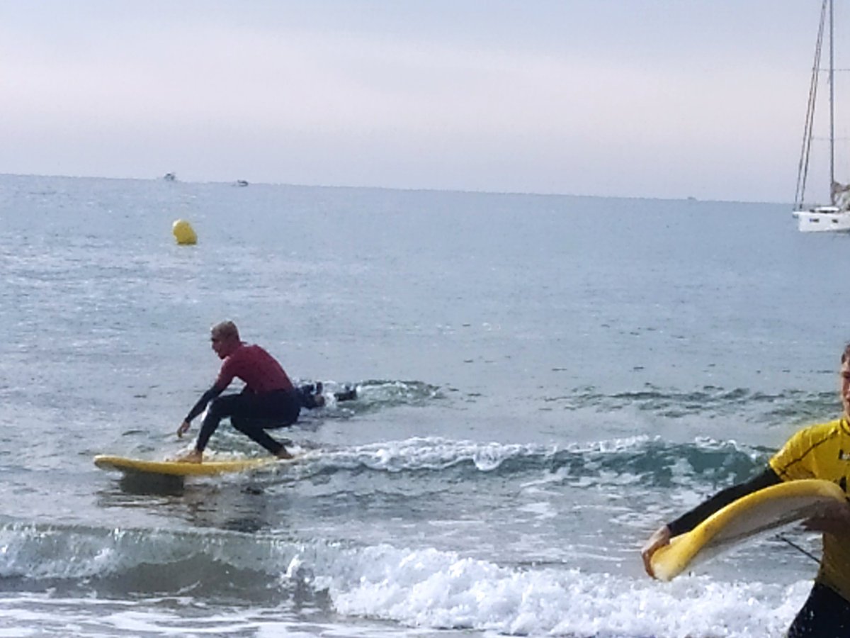 Bon diumenge 
✅Aquest matí al port ginesta #castelldefels ha tingut lloc la prova d'accés a tècnic d' esport en SURF <a href="/fsurfcat/">Federació Catalana de Surf</a>
<a href="/esportcat/">Esports</a>
✅ El curs començarà el proper mes de novembre i el bloc comú al gener . Toos els alumnes obtindran #ROPEC