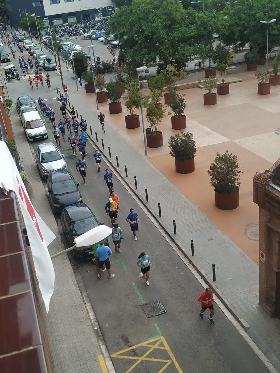 Aquesta és la VIDA de Can Climent! Enhorabona ⁦<a href="/CrosdeSants/">Cros Popular Sants</a>⁩!!

No al #tramatori ! #foraespeculadors #SomCanCliment #stoptanatori
