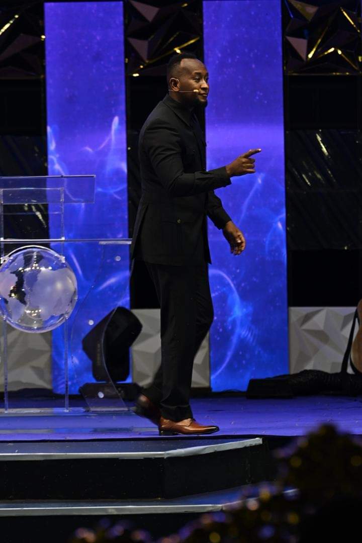 GWanguich's tweet photo. You've got to rebuke the mouthpiece of unbelief
God rebuked Satan. He said, "Get behind me, Satan."
Unbelief is a spirit.
Rebuke it!
Rebuke it
We only have time for what God is saying.
Unbelief is infectious. If you don't deal with it, it will deal with you.
#ProphetElvisMbonye https://t.co/adJPOqzBXX