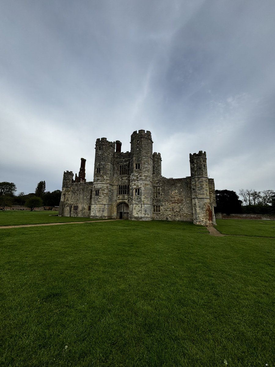 Good morning!

<a href="/EnglishHeritage/">English Heritage</a> #titchfieldabbey