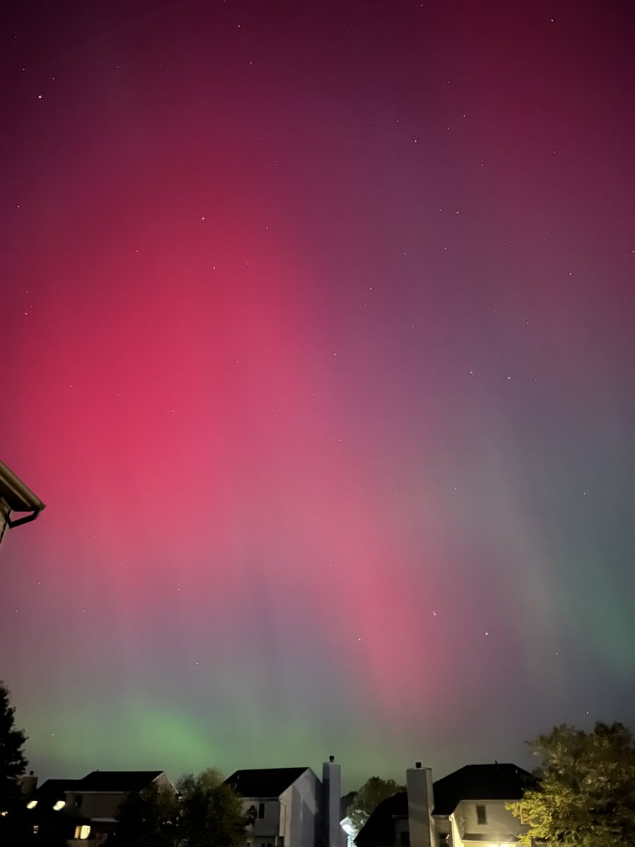 cpcoplen's tweet photo. @hunterhurleywx Definitely exceeded the May display as we couldn’t see it with the naked eye in May. Even the pics from May only showed a faint glow. https://t.co/FcW6EPqv75