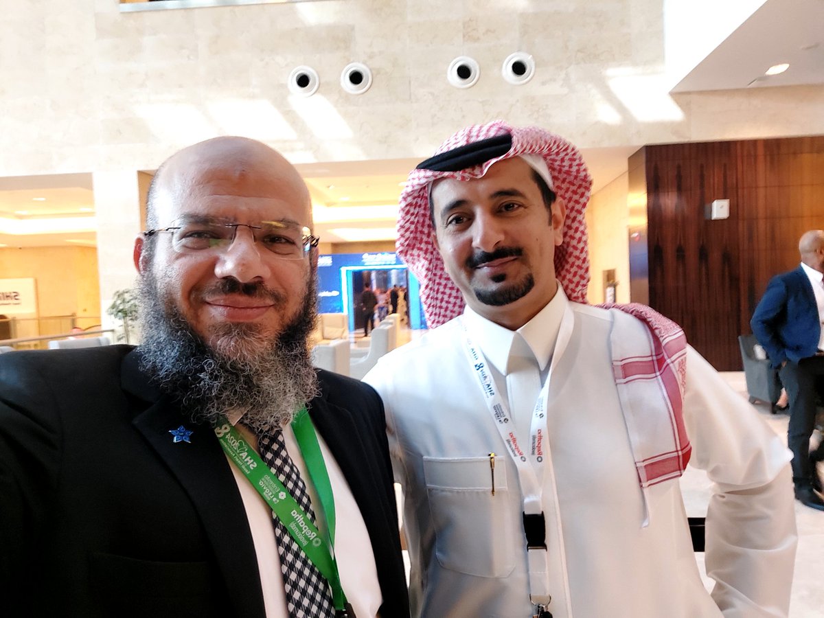مع سفراء حائل بمؤتمر جمعية القلب السعودية SHA2024 
د. نايف الغصاب استشاري القلب والقسطرة والأستاذ بجامعة حائل.
د. أحمد الجدوع استشاري قلب الأطفال .
د. حسن خلف استشاري قسطرة القلب.
أ. مشعل الزويمل رئيس قسم قسطرة القلب.
تشرفت بصحبتكم جميعاً.