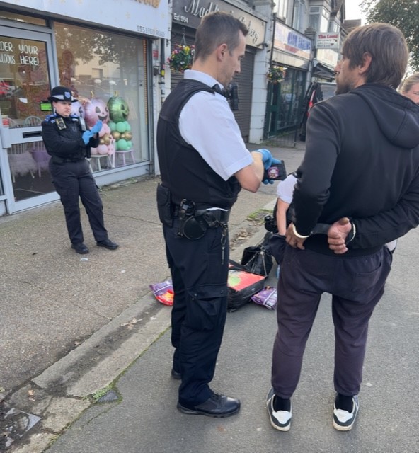 MPSWelling's tweet image. 🧙‍♀️Witches please! Where do you think you're going with those treats🎃
Officers were conducting CCTV enquiries when two prolific shoplifters entered the store &amp;amp; decided to steal by filling up their bags with chocolate &amp;amp; sweets. Both were arrested, charged &amp;amp; remanded for theft🚨
