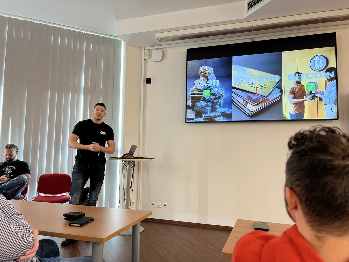 jan_21m's tweet photo. Včerejší @ChainCampCZ opět top 🔥

Děkujeme s @stalliondelsur za velký zájem o PLAN B téma, workshop i meetup byly fullhouse! 💪 

Velké díky @TomBures81 za pomoc s přípravami 🙏

Chystáme pro vás další věci 👀 Stay tuned.

#planb #btc #hackinglives #kryptoplebs https://t.co/oNocRRnBOg