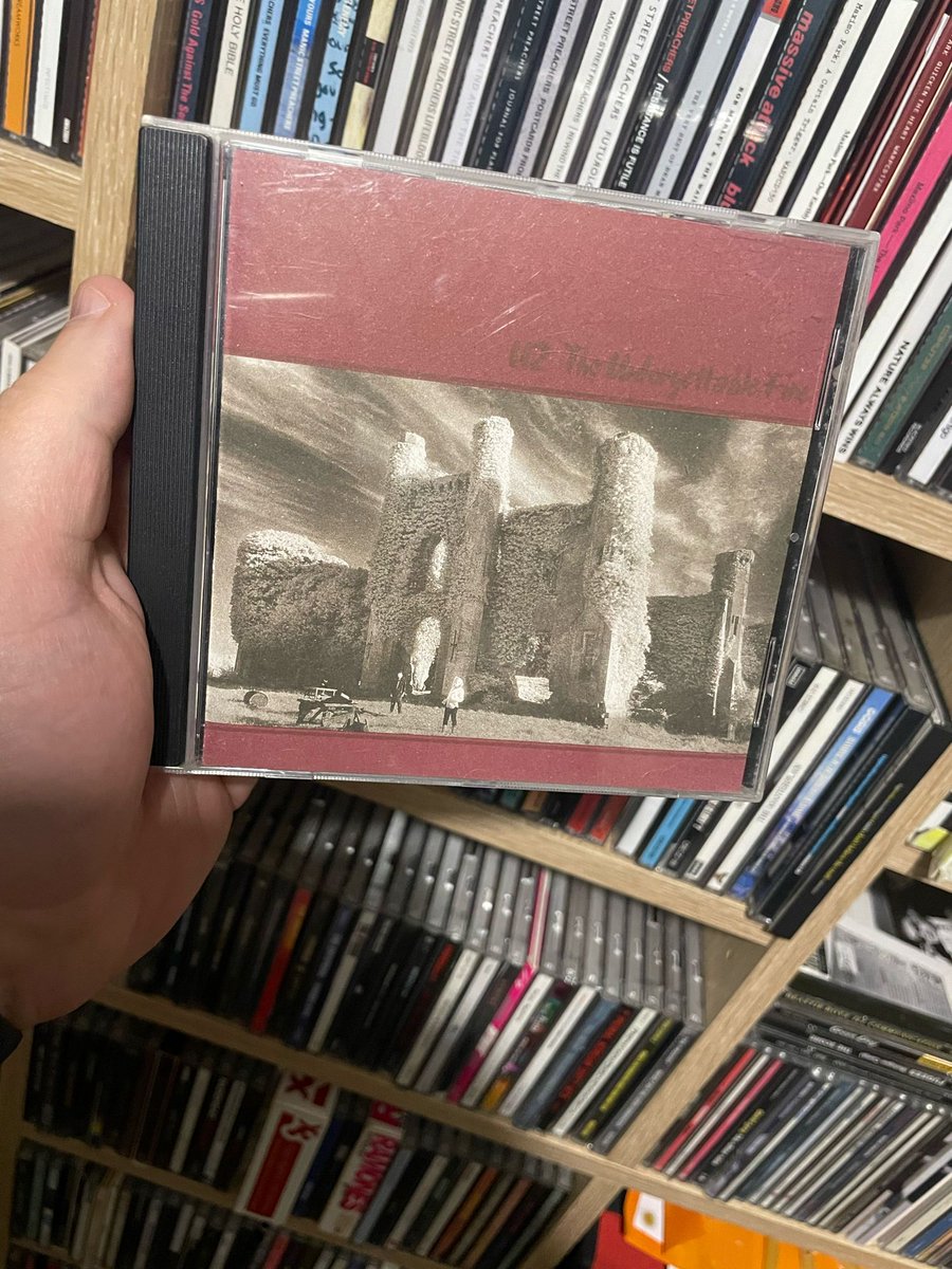 #OnThisDay in 1984, U2 bagged their second UK Number One album with The Unforgettable Fire.
Some classics on here. My favourite though is Bad.
.
#U2