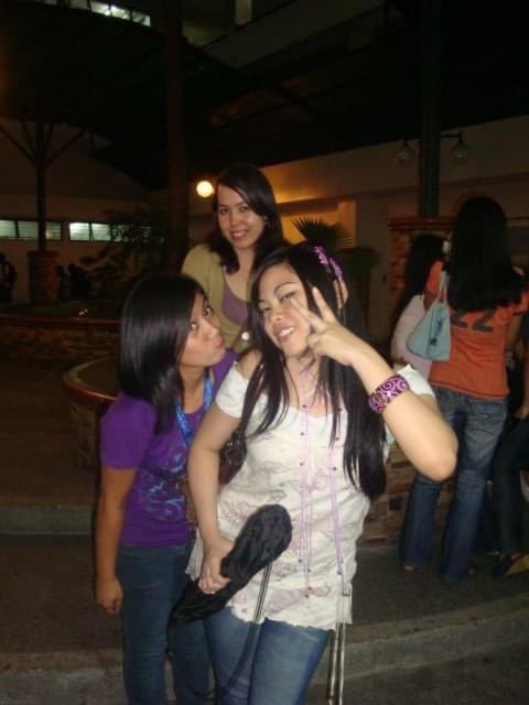AyaMikageify's tweet photo. 2NE1 FOREVER!

I still remember how I first saw their Fire M/V in a small internet shop way back in 2009. A computer shop near our University. I loved their music already once those beats started in my headphones. Ever since then, 2NE1's music has beed on repeat in my playlist. I memorize their songs, memorize their dance steps, and sang my heart out every time even when some of my friends and the people around me kept saying I'm "weird" or "baduy" even going out and saying my fashion sense was weird since it was totally inspired by 2NE1's style back then.

And now almost all of Asia has sold out their concert tickets and still a lot more people haven't been able to book their seats. How time had passed. Over are the days when 2NE1 was just a newly debut group with weird styles. Now they are revered as legendary KPop Queens.

2NE1 forever 🙌🏻🙌🏻🙌🏻

#2NE1WELCOMEBACKinMANILA #2NE1inManila